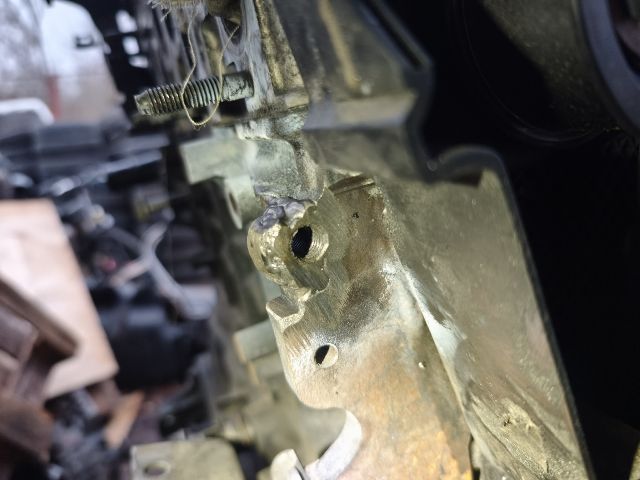 bontott VW TOURAN Motor (Fűzött blokk hengerfejjel)