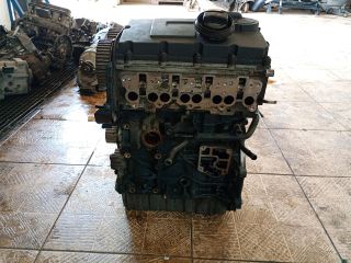 bontott VW TOURAN Motor (Fűzött blokk hengerfejjel)