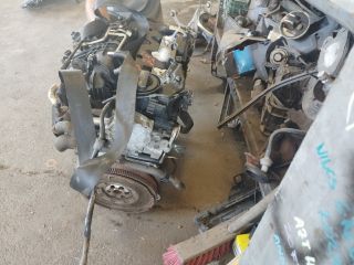 bontott VW TOURAN Motor (Fűzött blokk hengerfejjel)