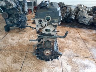 bontott VW TOURAN Motor (Fűzött blokk hengerfejjel)