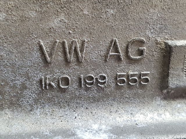 bontott VW TOURAN Motor Tartó Bak (Fém)