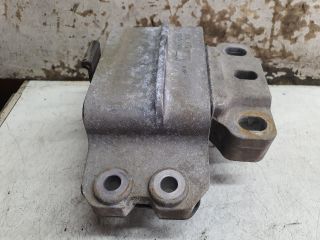 bontott VW TOURAN Motor Tartó Bak (Fém)