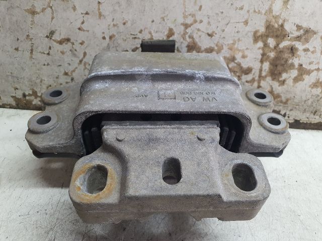 bontott VW TOURAN Motor Tartó Bak (Fém)