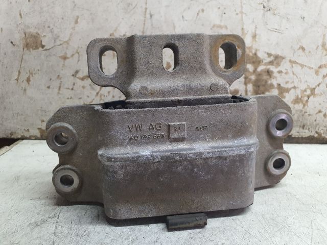 bontott VW TOURAN Motor Tartó Bak (Fém)