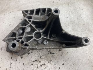 bontott VW TOURAN Motor Tartó Bak (Pozíciófüggetlen)