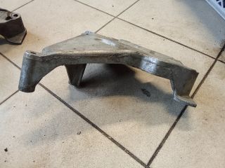 bontott VW TOURAN Motor Tartó Bak (Pozíciófüggetlen)