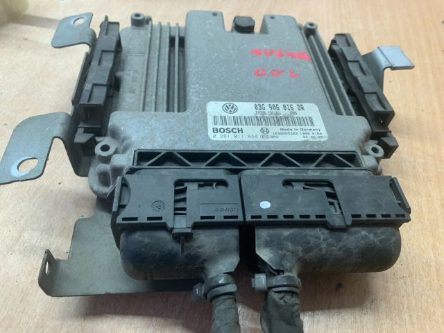 bontott VW TOURAN Motorvezérlő