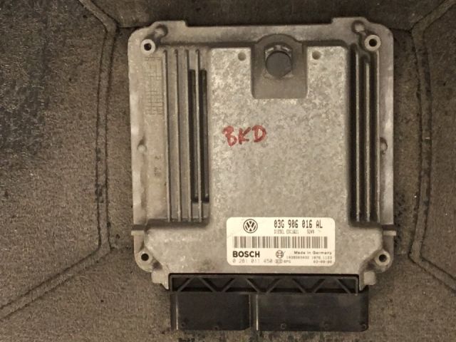 bontott VW TOURAN Motorvezérlő