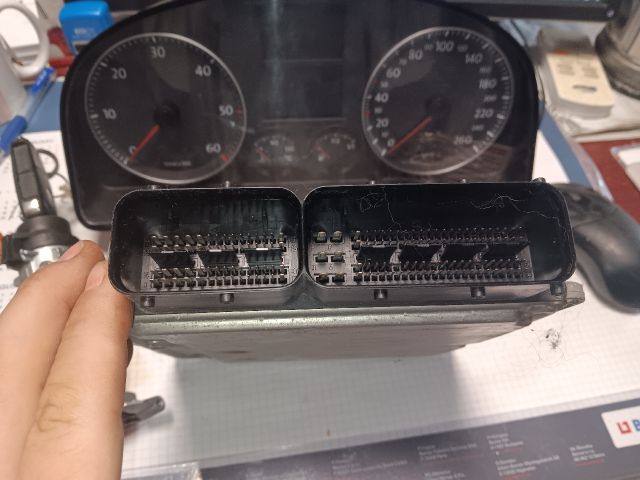 bontott VW TOURAN Motorvezérlő