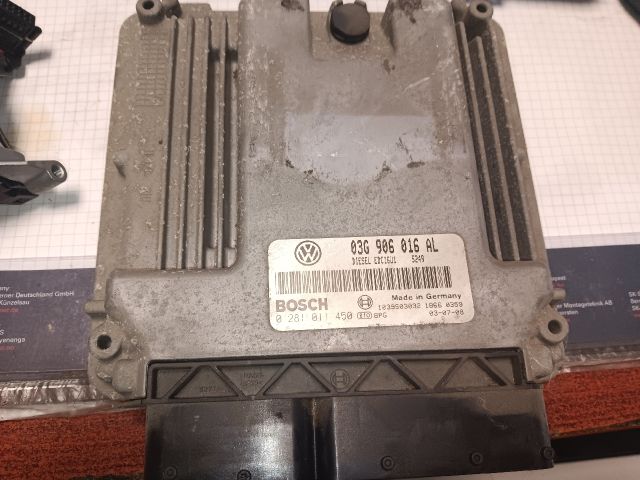 bontott VW TOURAN Motorvezérlő