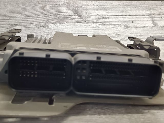 bontott VW TOURAN Motorvezérlő