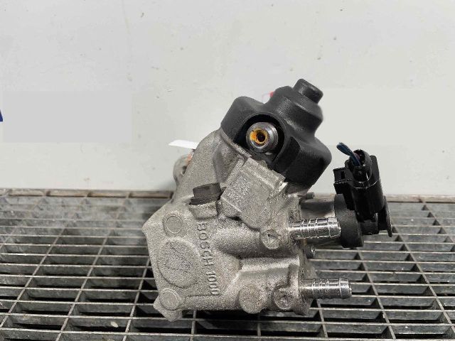 bontott VW TOURAN Nagynyomású Szivattyú