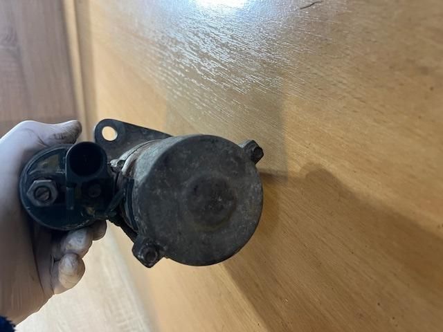 bontott VW TOURAN Önindító