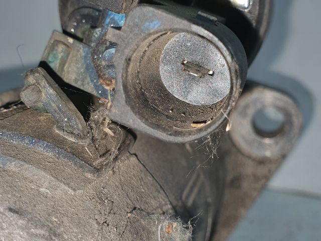 bontott VW TOURAN Önindító