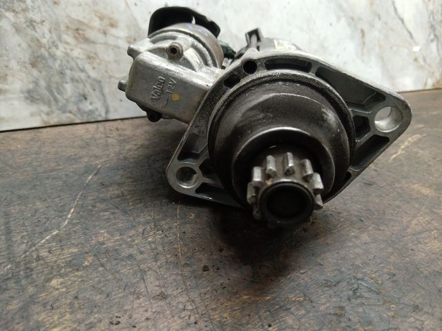 bontott VW TOURAN Önindító