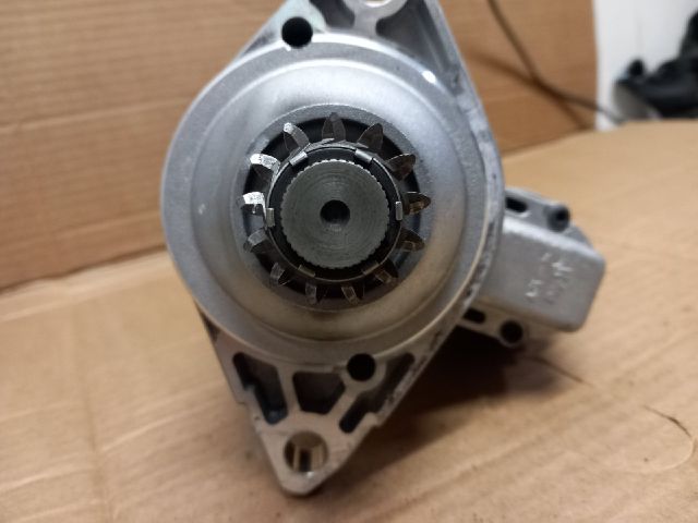 bontott VW TOURAN Önindító