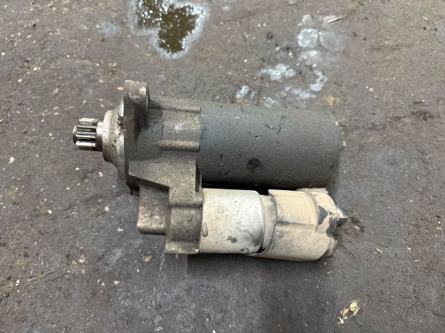 bontott VW TOURAN Önindító