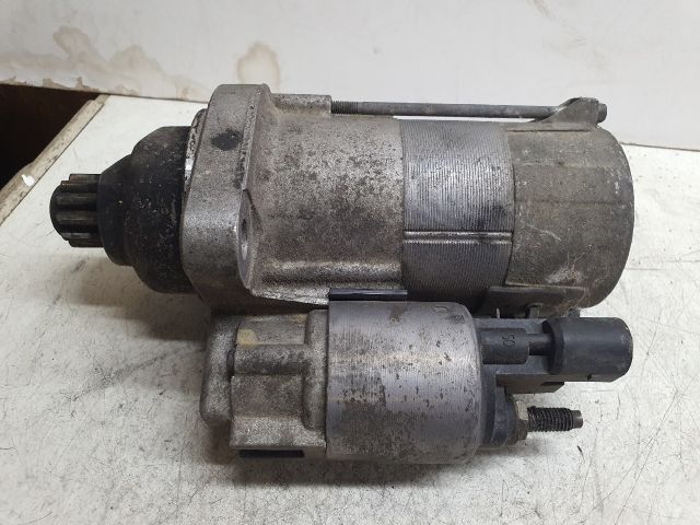 bontott VW TOURAN Önindító