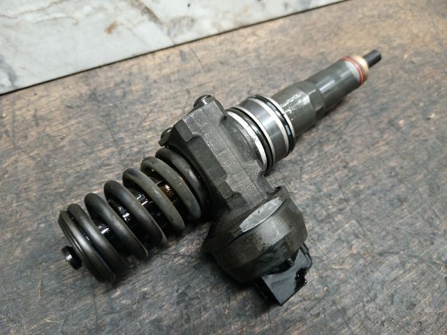 bontott VW TOURAN Porlasztó (1 db)