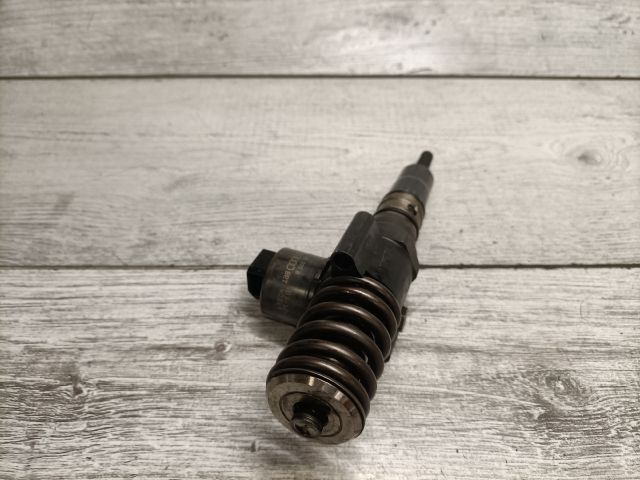 bontott VW TOURAN Porlasztó (1 db)