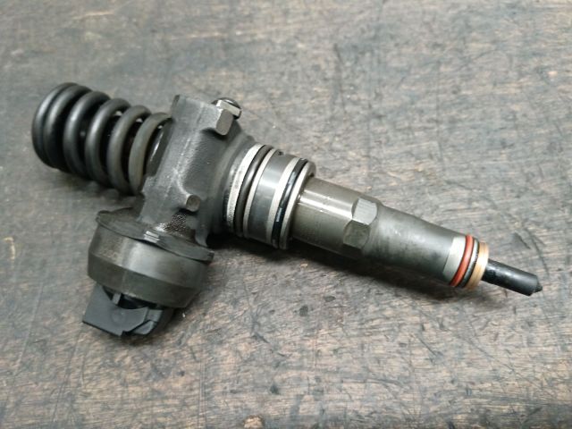 bontott VW TOURAN Porlasztó (1 db)