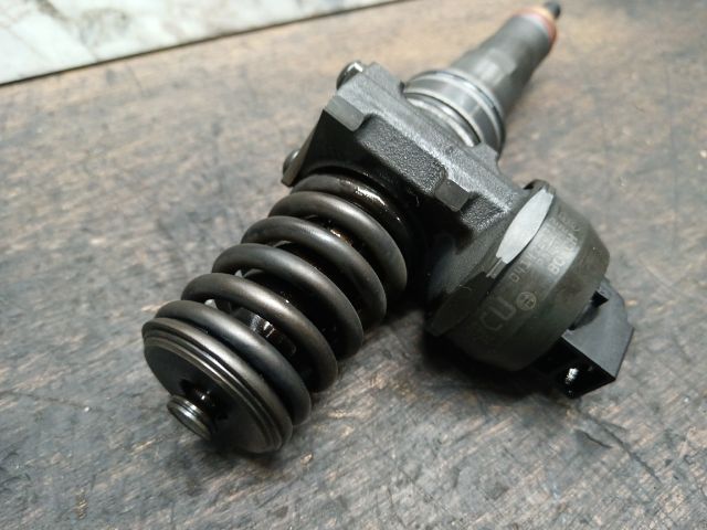 bontott VW TOURAN Porlasztó (1 db)