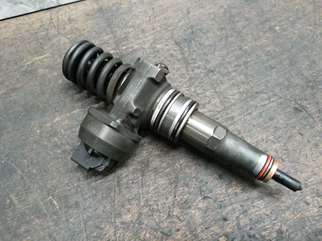 bontott VW TOURAN Porlasztó (1 db)