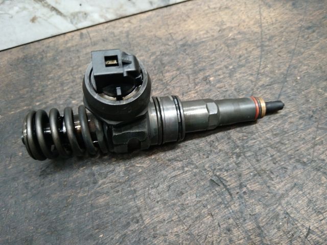 bontott VW TOURAN Porlasztó (1 db)