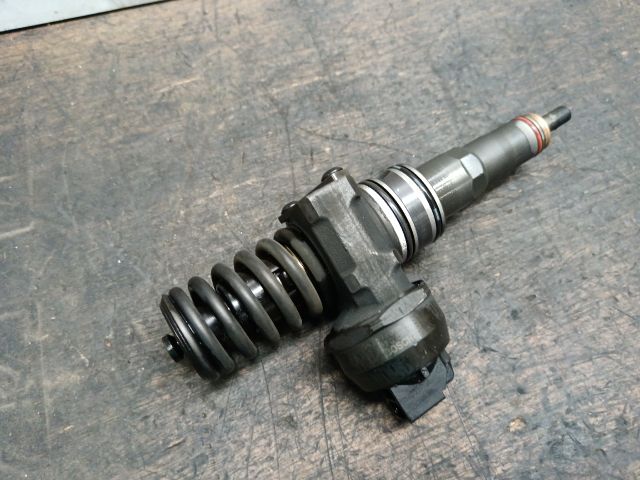 bontott VW TOURAN Porlasztó (1 db)