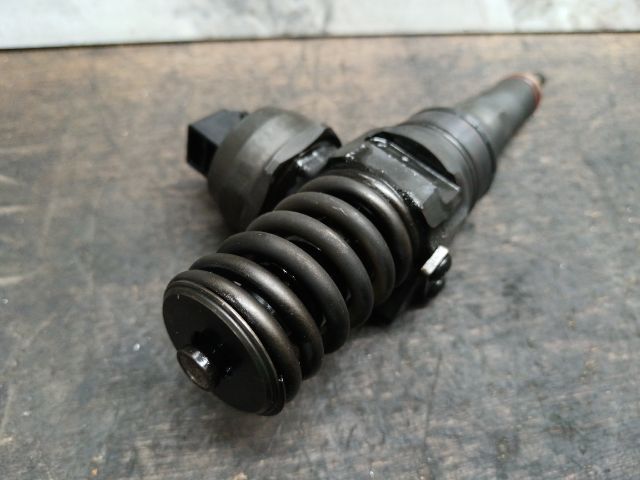 bontott VW TOURAN Porlasztó (1 db)