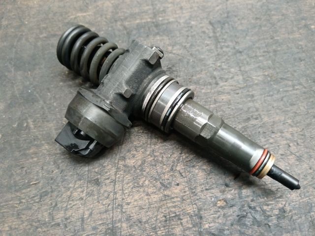 bontott VW TOURAN Porlasztó (1 db)