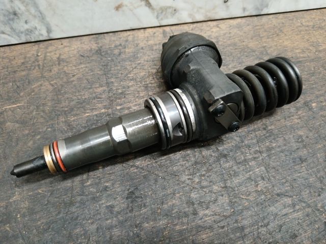 bontott VW TOURAN Porlasztó (1 db)