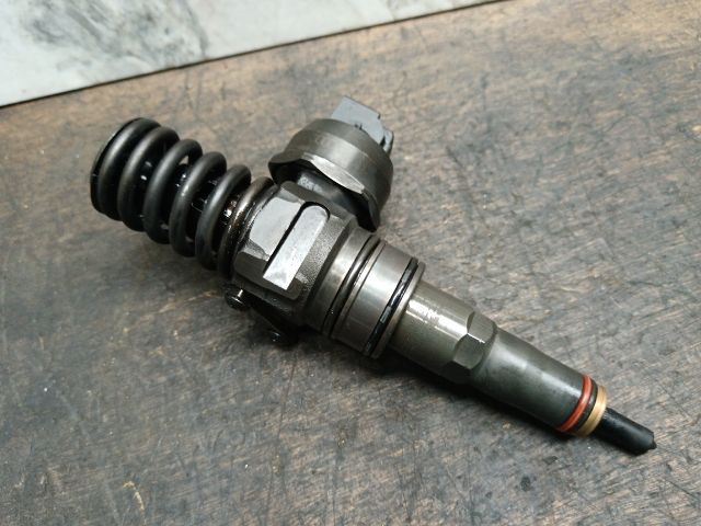 bontott VW TOURAN Porlasztó (1 db)