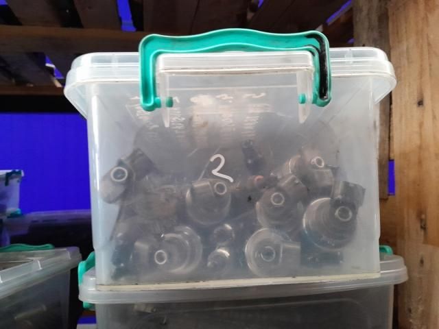 bontott VW TOURAN Porlasztó Sor / Híd