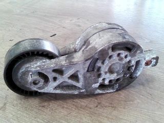 bontott VW TOURAN Szíjfeszítő Görgő