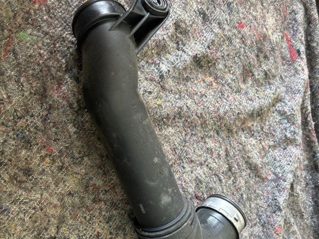 bontott VW TOURAN Turbócső