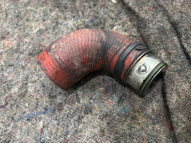 bontott VW TOURAN Turbócső