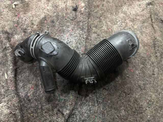 bontott VW TOURAN Turbócső