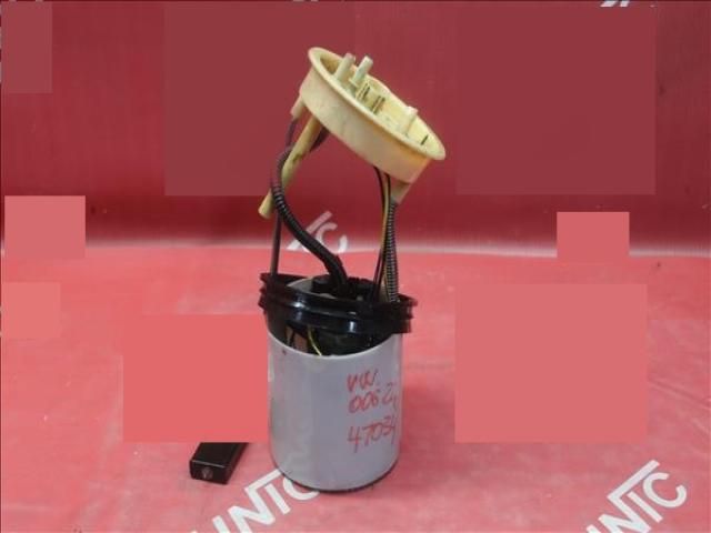 bontott VW TOURAN Üzemanyag Szivattyú