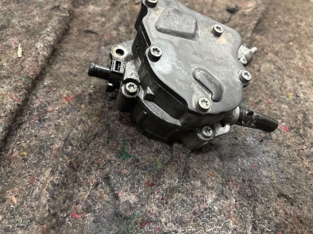 bontott VW TOURAN Vákumpumpa