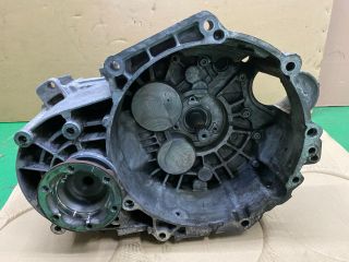 bontott VW TOURAN Váltó (Mechanikus)