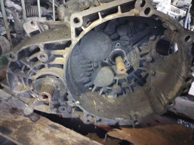 bontott VW TOURAN Váltó (Mechanikus)