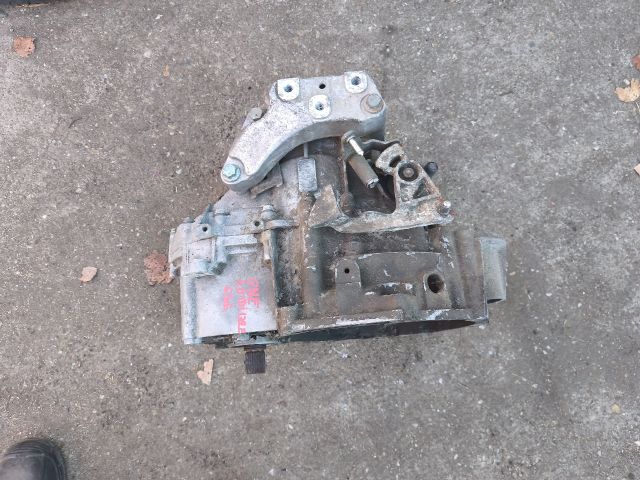 bontott VW TOURAN Váltó (Mechanikus)