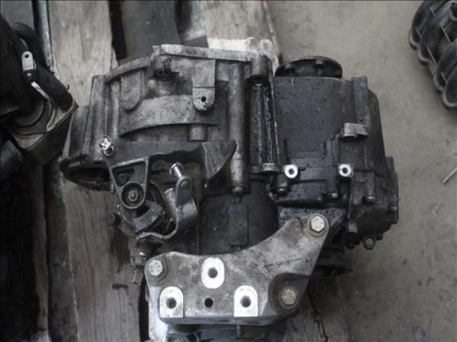 bontott VW TOURAN Váltó (Mechanikus)