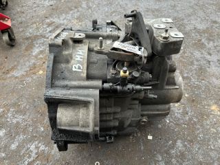 bontott VW TOURAN Váltó (Mechanikus)