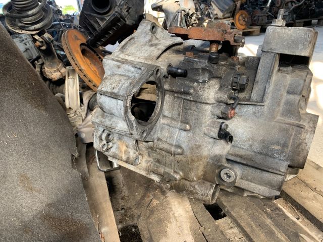 bontott VW TOURAN Váltó (Mechanikus)