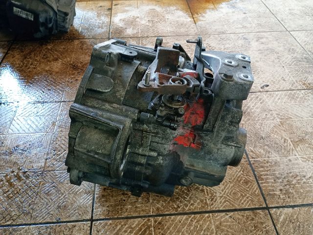 bontott VW TOURAN Váltó (Mechanikus)