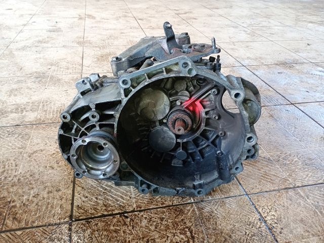 bontott VW TOURAN Váltó (Mechanikus)