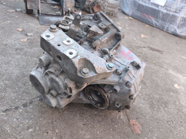 bontott VW TOURAN Váltó (Mechanikus)