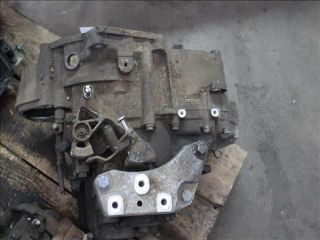 bontott VW TOURAN Váltó (Mechanikus)
